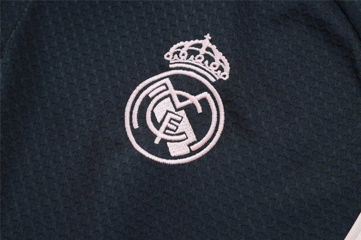Camisa Real Madrid 2025/26 Edição Polo - Cinza - Versão Torcedor