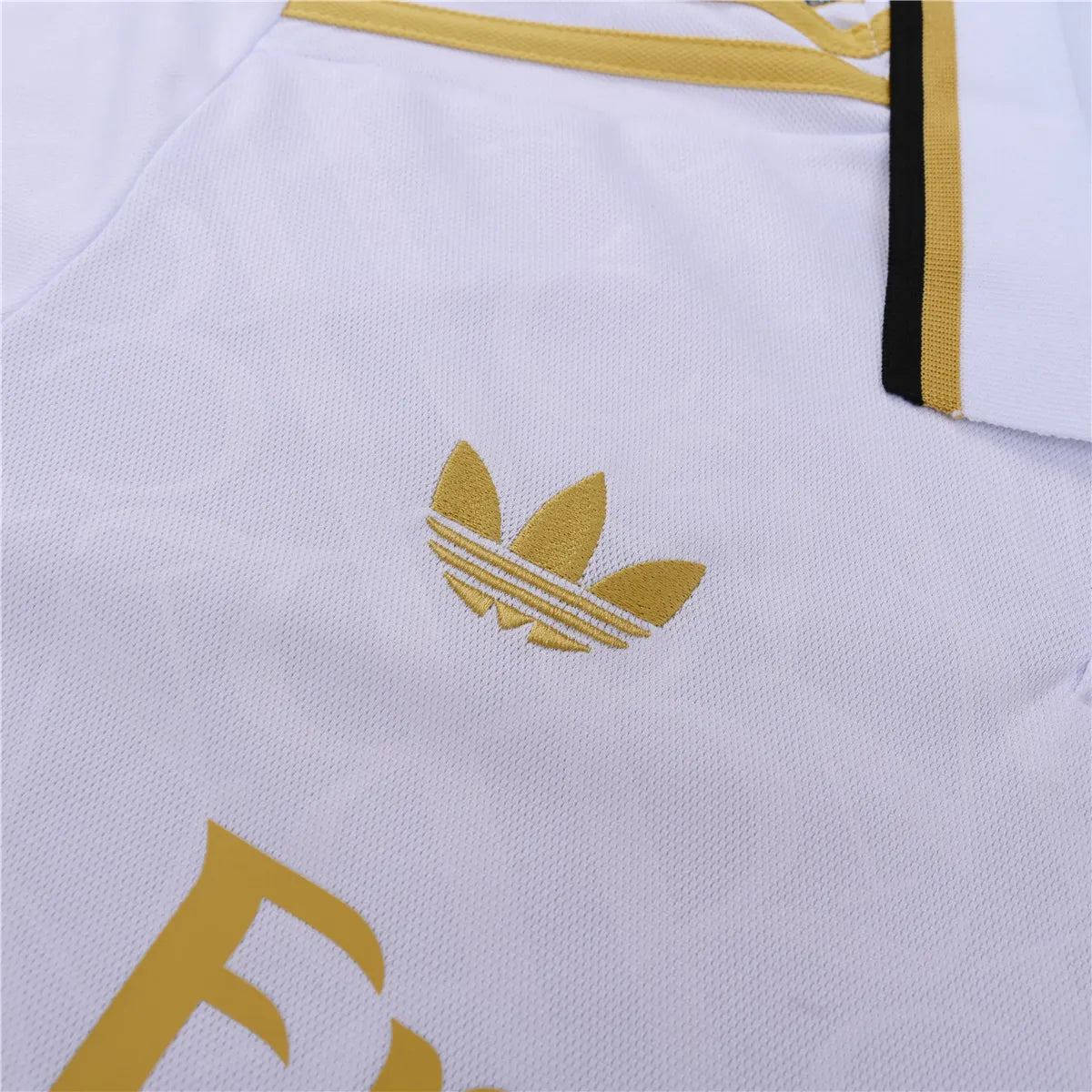 Camisa Real Madrid 2025/26 Edição Polo - Branco/Dourado - Versão Torcedor