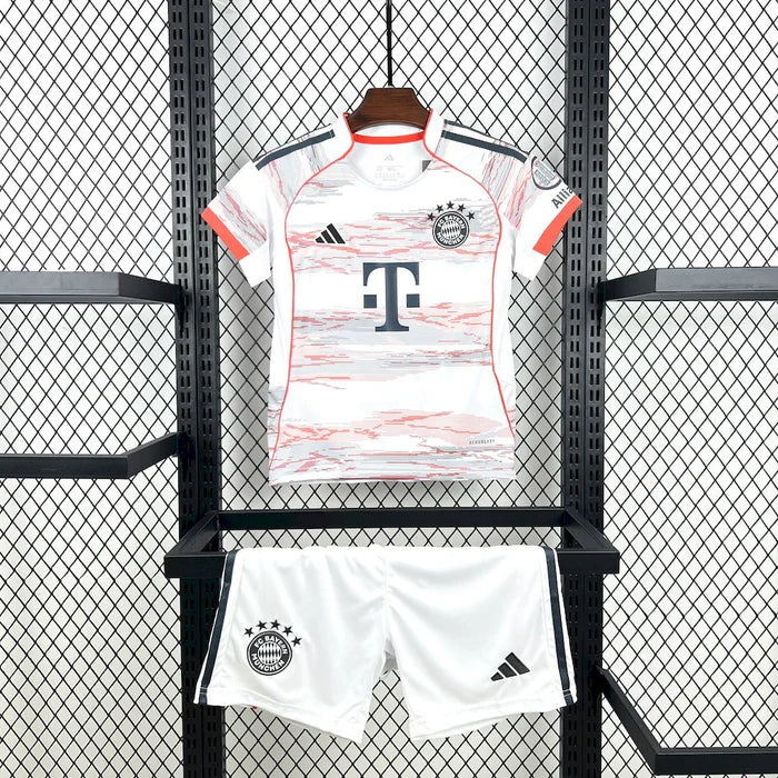Kit Infantil Bayern de Monique 25/26 Away
