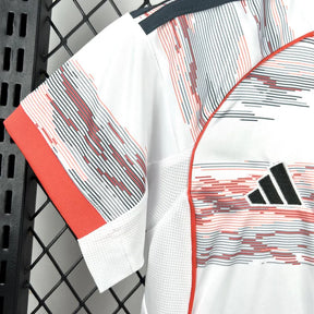 Kit Infantil Bayern de Monique 25/26 Away