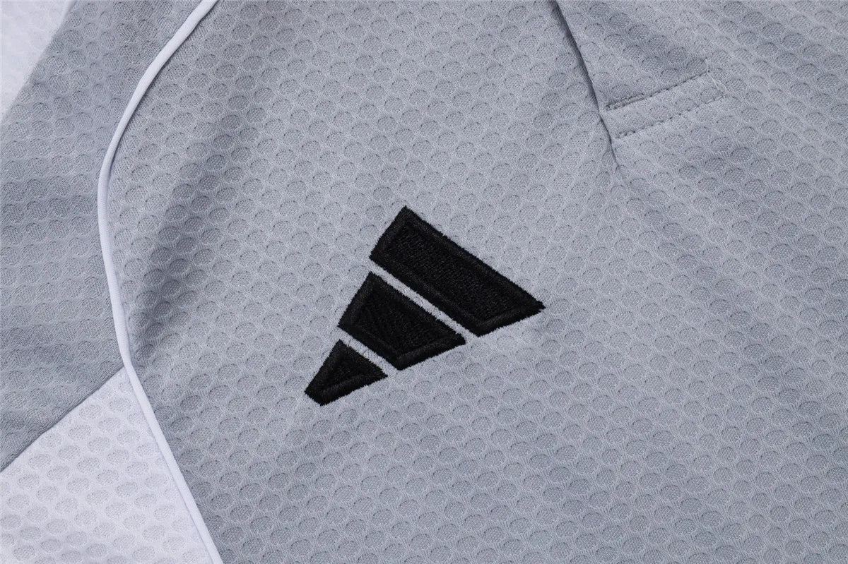 Camisa Real Madrid 2025/26 Edição Polo - Cinza Claro - Versão Torcedor