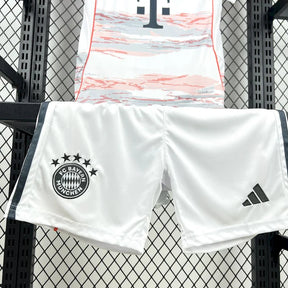 Kit Infantil Bayern de Monique 25/26 Away