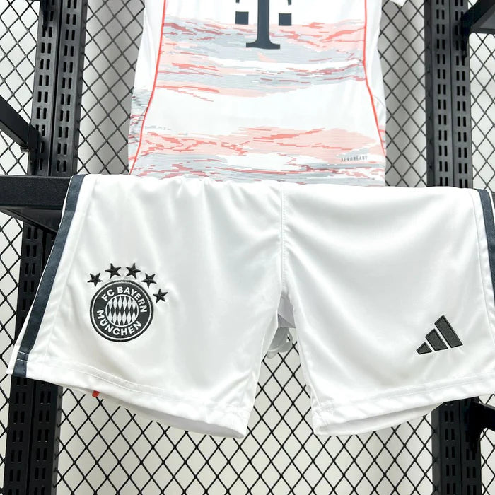 Kit Infantil Bayern de Monique 25/26 Away