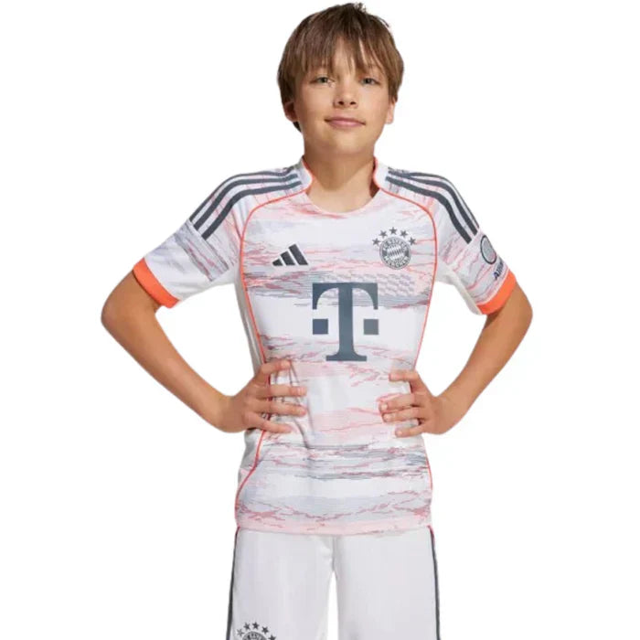 Kit Infantil Bayern de Monique 25/26 Away